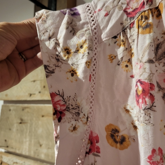 BUFFALO Floral Short Sleeve Blouse - Picture 5 of 6